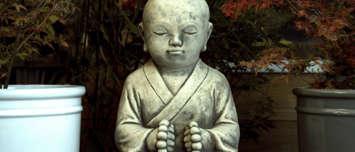 Statut de bouddah qui médite