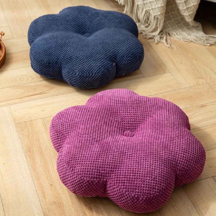 Voici deux oreillers de méditations zafu violet et bleu