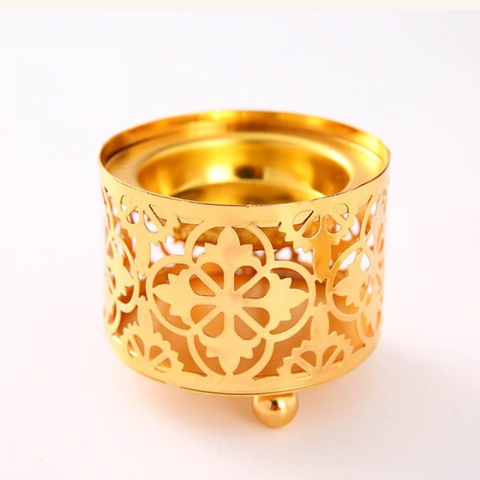 Voici un encensoir marocain fabriqué en métal avec une coleur dorée